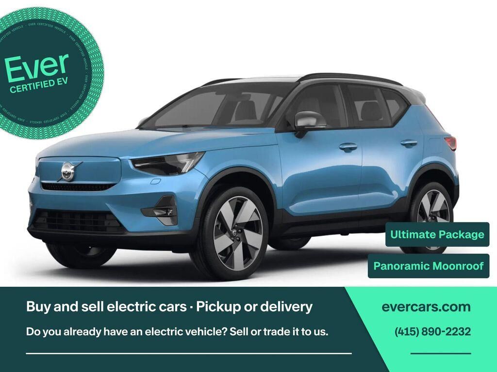 2023 VOLVO XC40