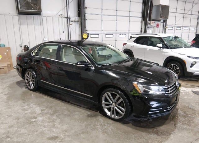 2016 VOLKSWAGEN Passat