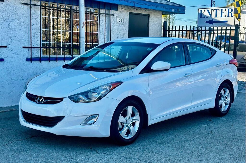 2013 HYUNDAI Elantra