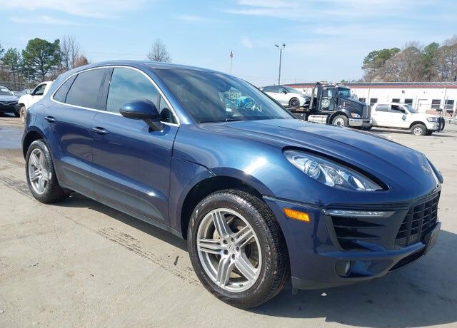 2015 PORSCHE Macan