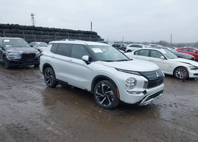 2023 MITSUBISHI Outlander