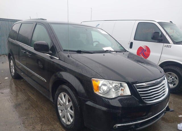 2016 CHRYSLER Town and Country