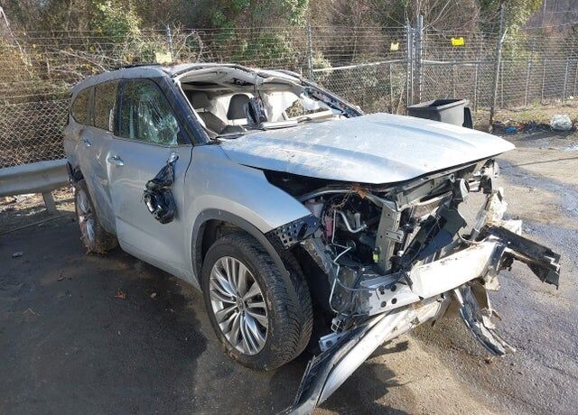 2022 TOYOTA Highlander