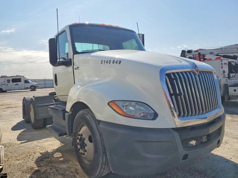 2020 INTERNATIONAL LT625