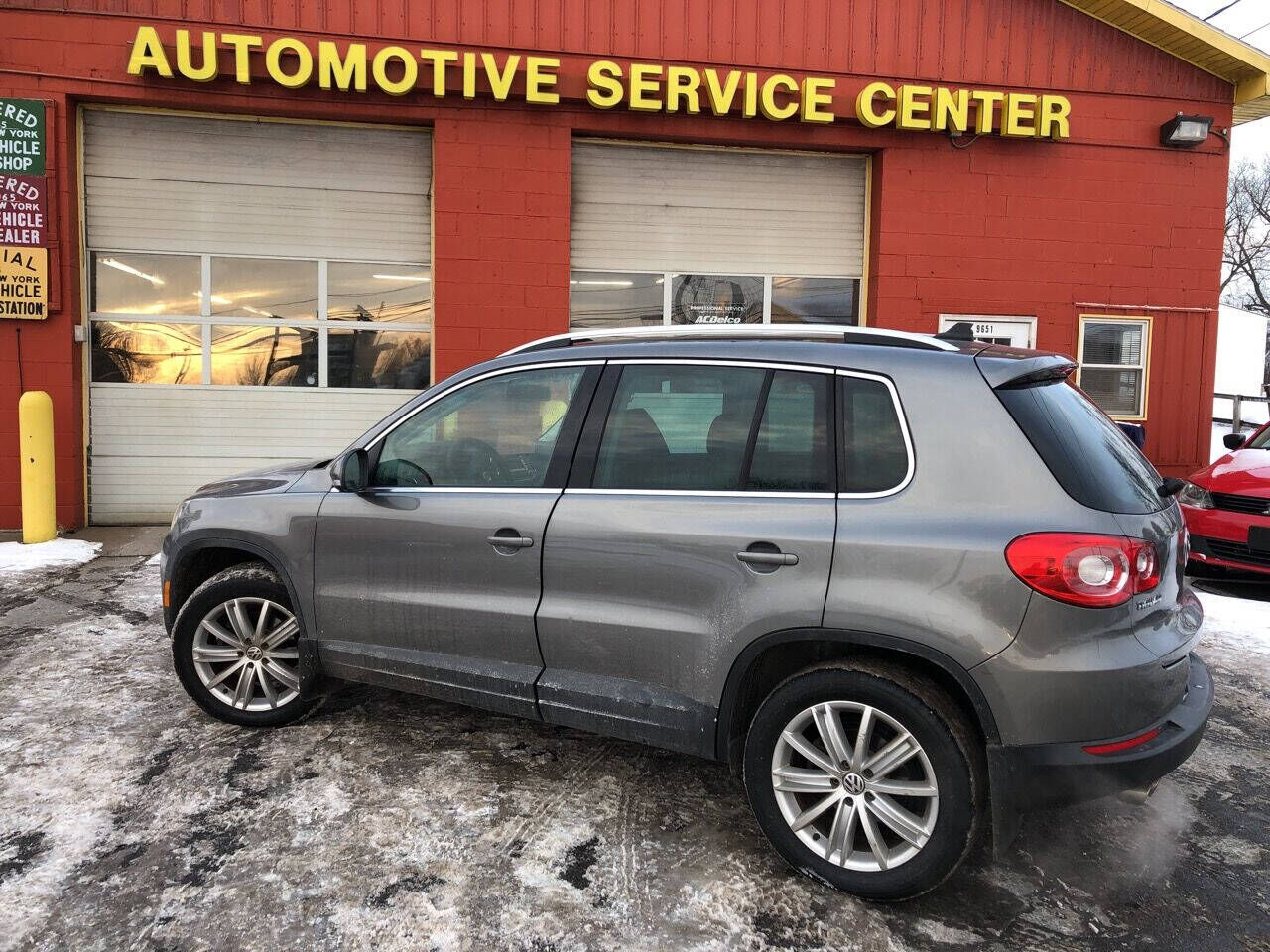 2009 VOLKSWAGEN Tiguan