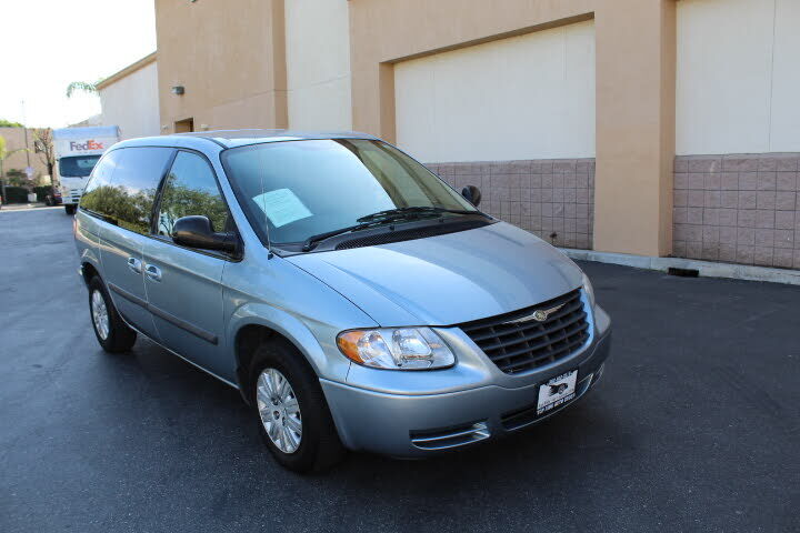 2005 CHRYSLER Town and Country