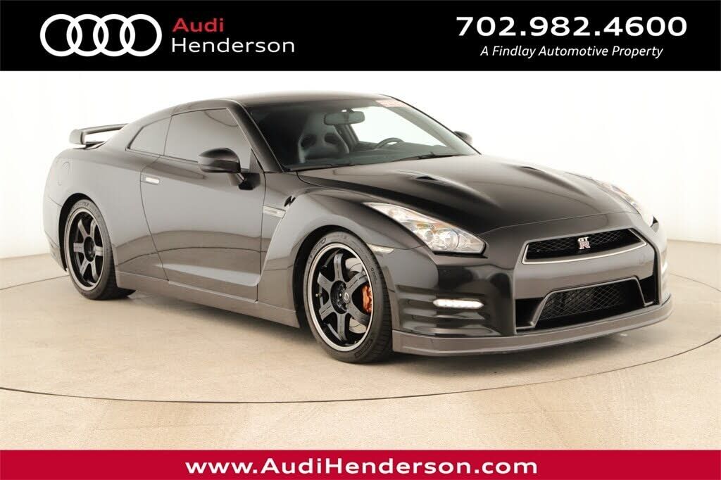 2013 NISSAN GT-R