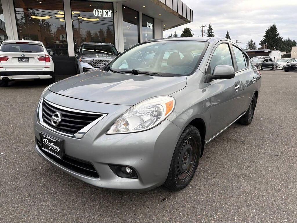 2012 NISSAN Versa