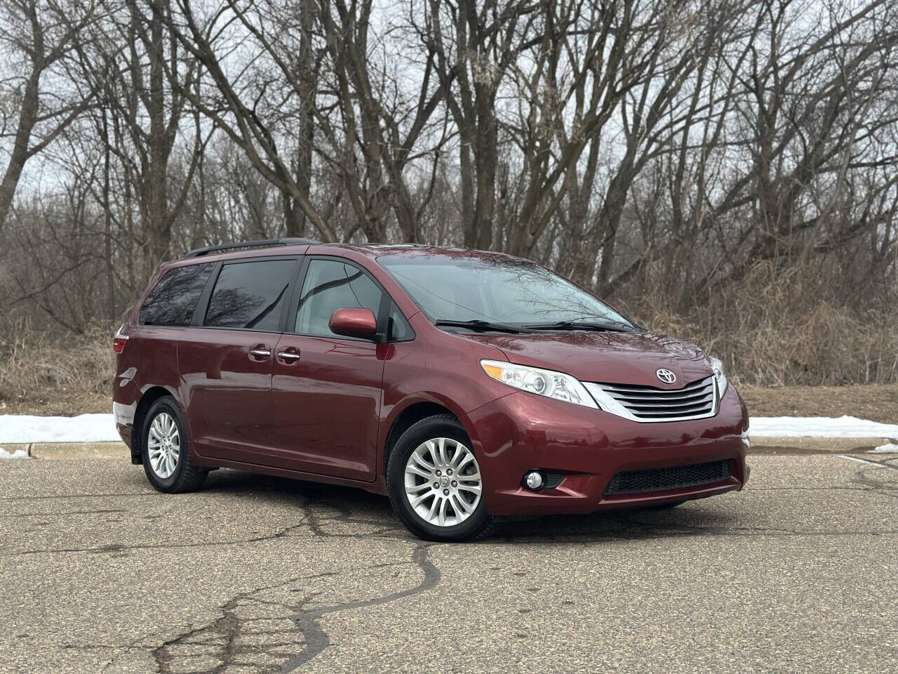 2017 TOYOTA Sienna