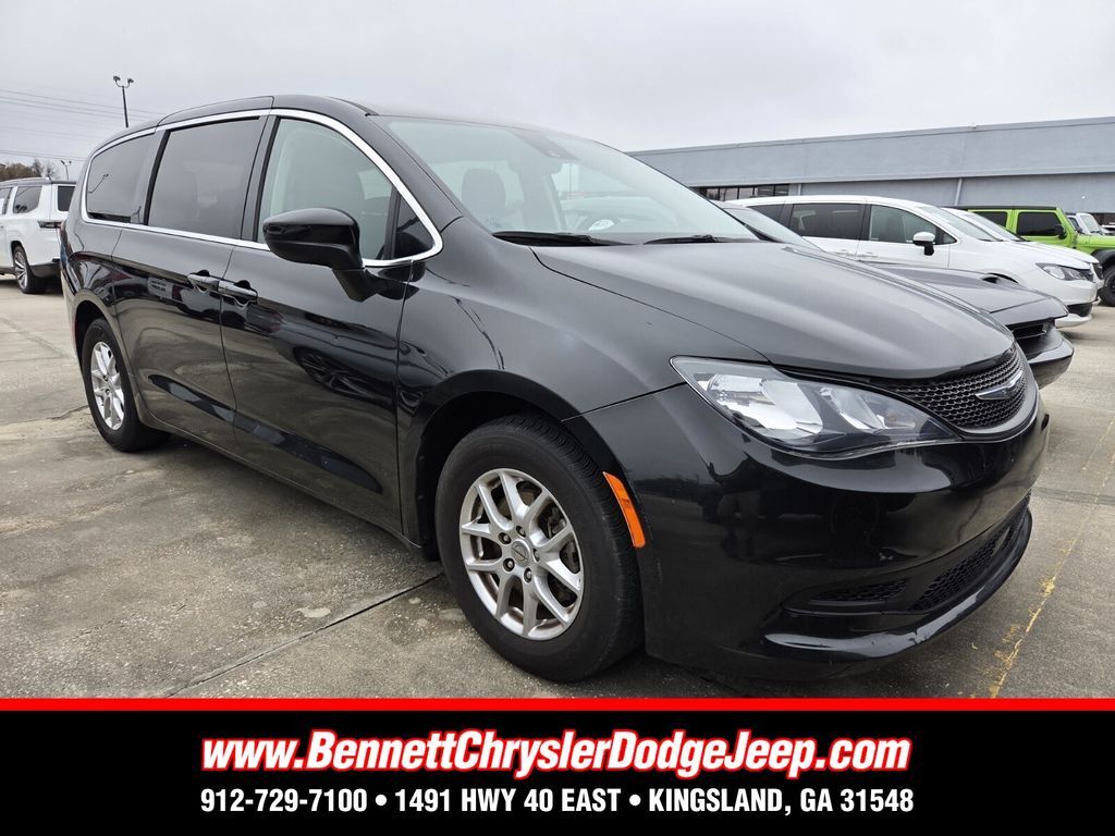 2023 CHRYSLER Voyager