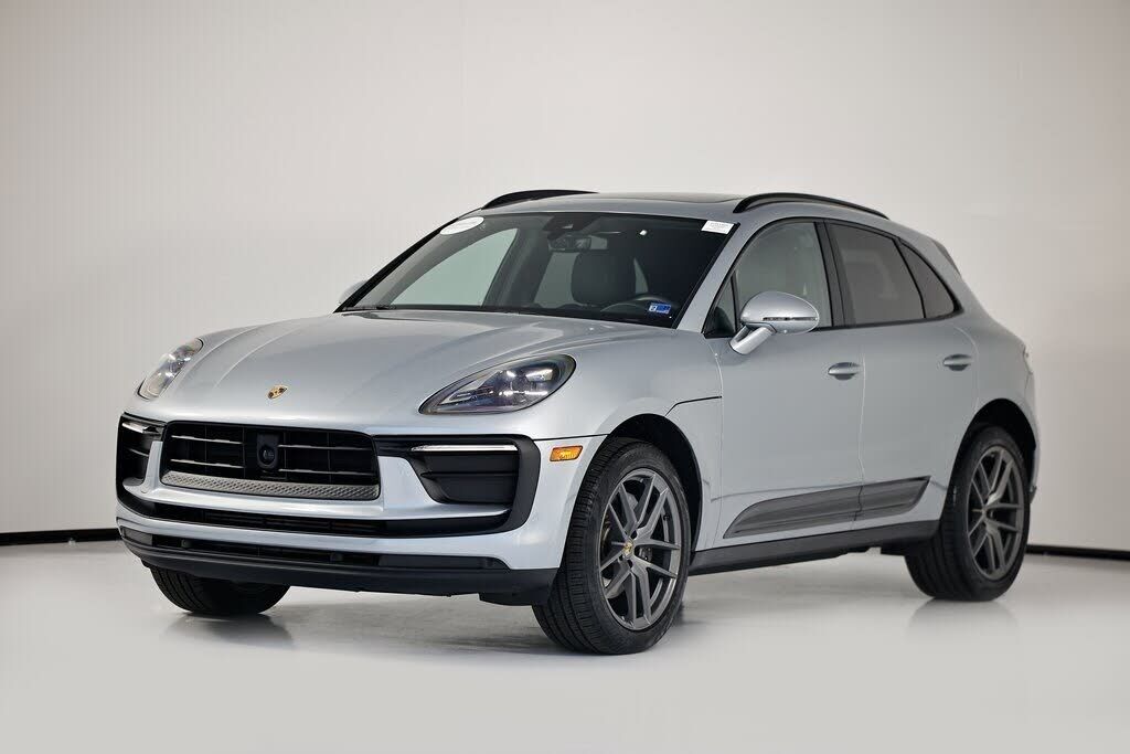 2025 PORSCHE Macan