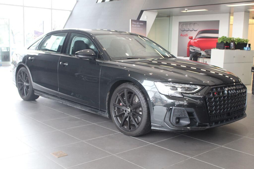 2023 AUDI S8