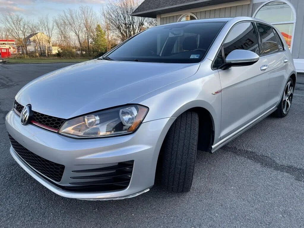 2016 VOLKSWAGEN Golf GTI