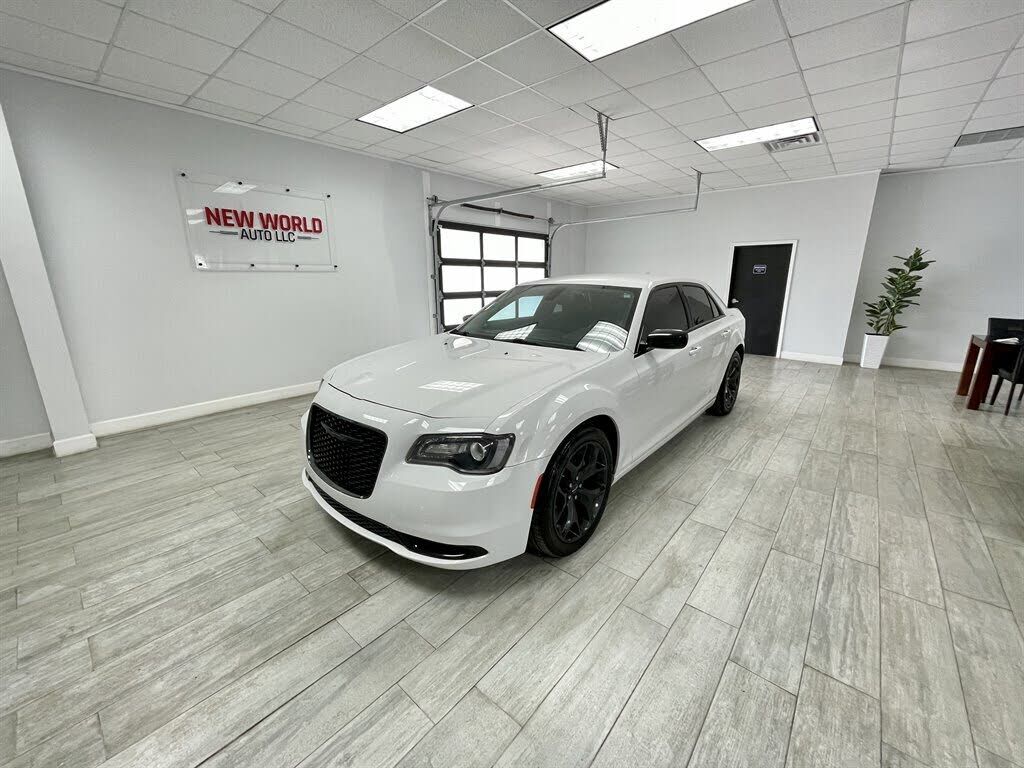 2020 CHRYSLER 300