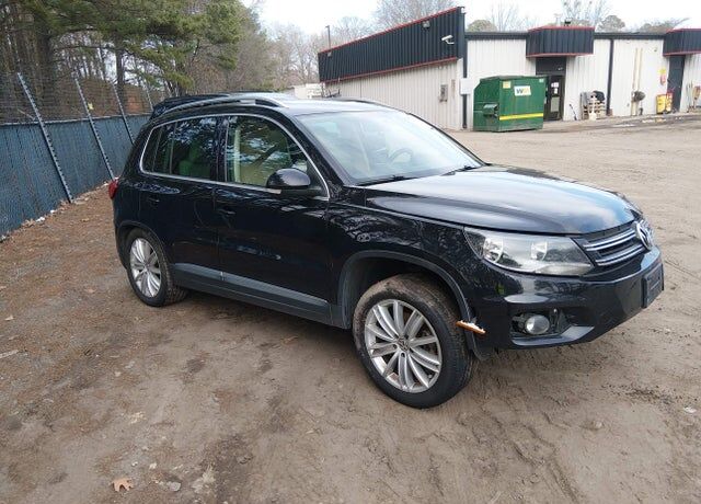 2014 VOLKSWAGEN Tiguan