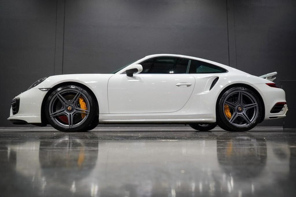 2018 PORSCHE 911