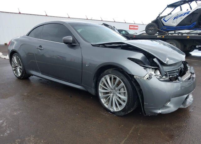 2015 INFINITI Q60