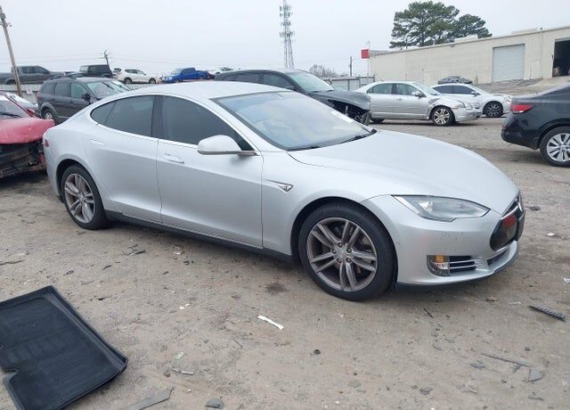 2015 TESLA Model S