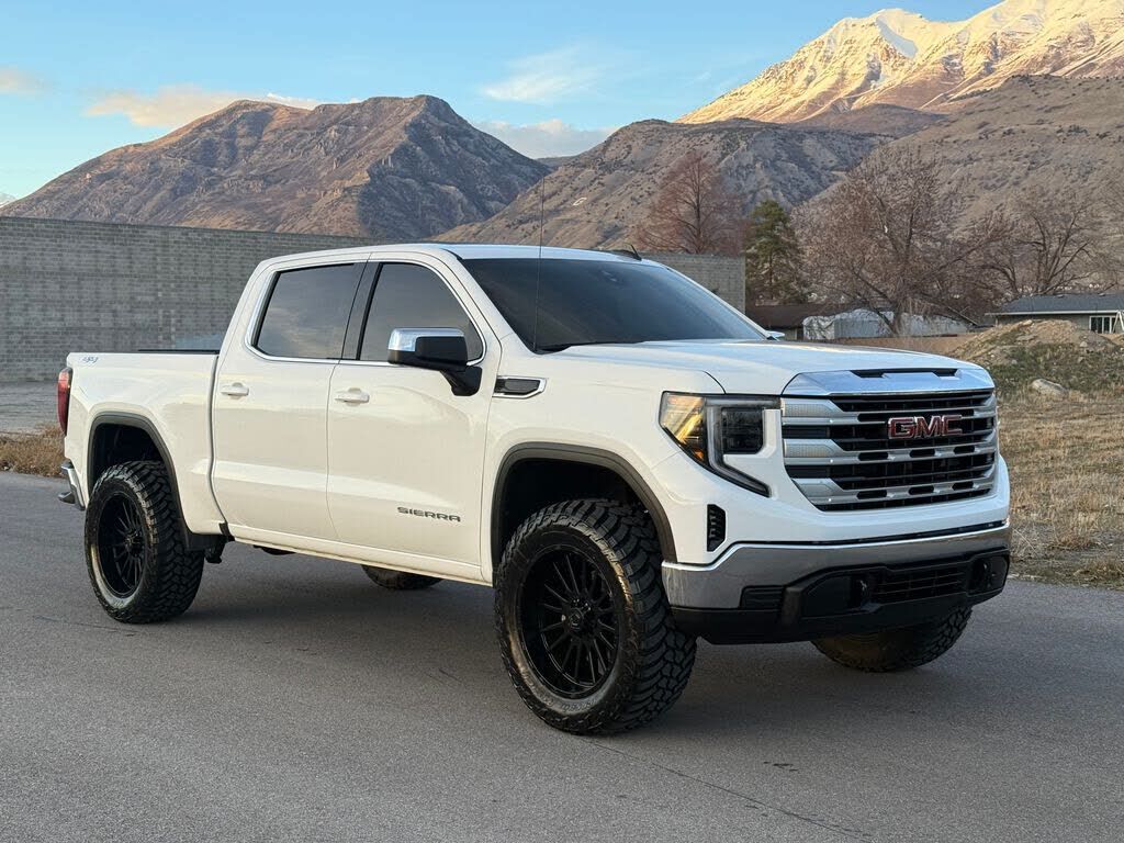 2023 GMC Sierra