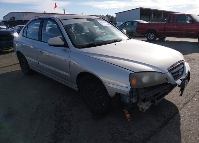 2004 HYUNDAI Elantra