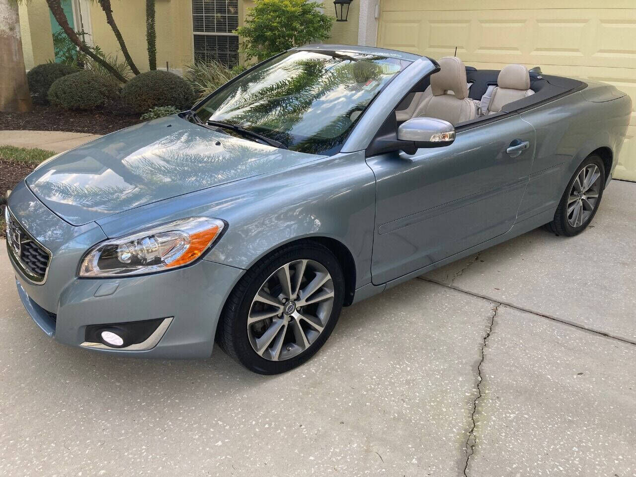 2013 VOLVO C70