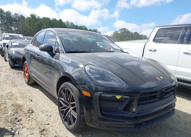 2023 PORSCHE Macan