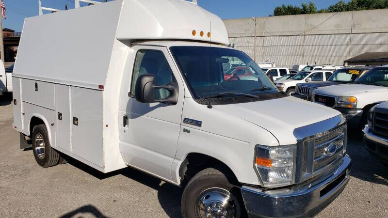 2013 FORD E-350