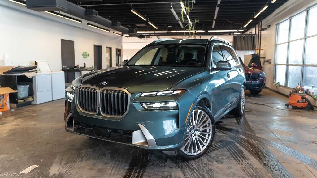 2025 BMW X7