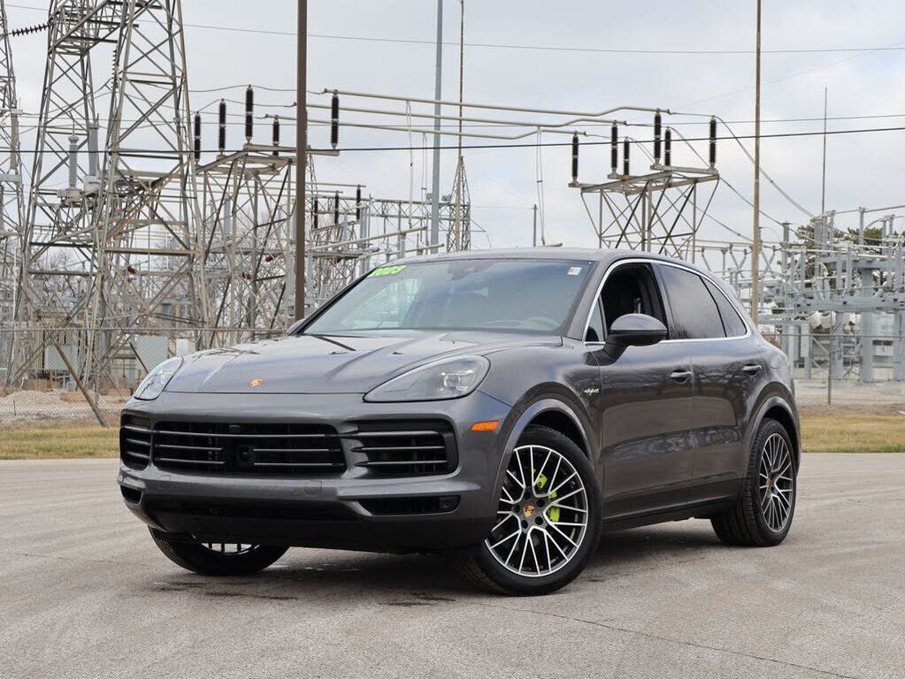 2023 PORSCHE Cayenne