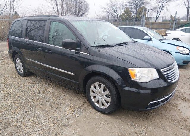 2012 CHRYSLER Town and Country