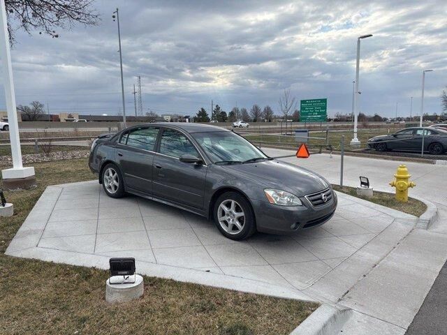 2004 NISSAN Altima