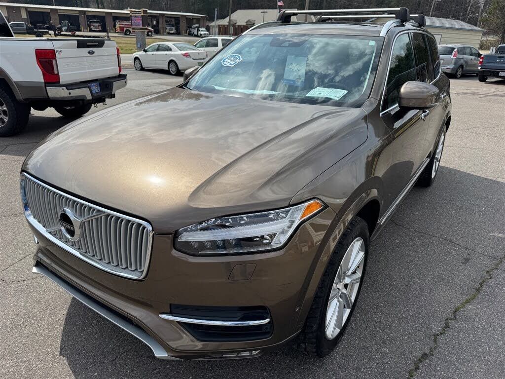2017 VOLVO XC90