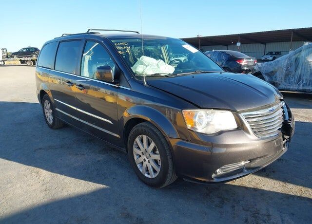 2015 CHRYSLER Town and Country