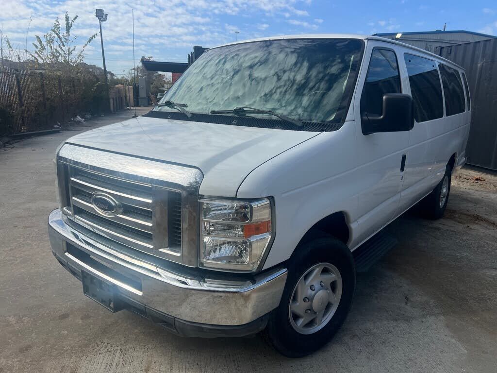 2012 FORD E-350