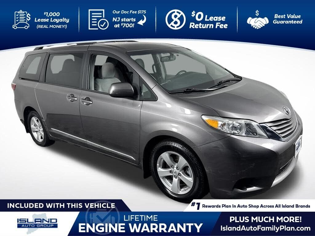 2017 TOYOTA Sienna