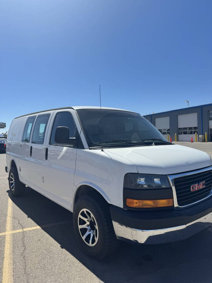 2015 GMC Savana