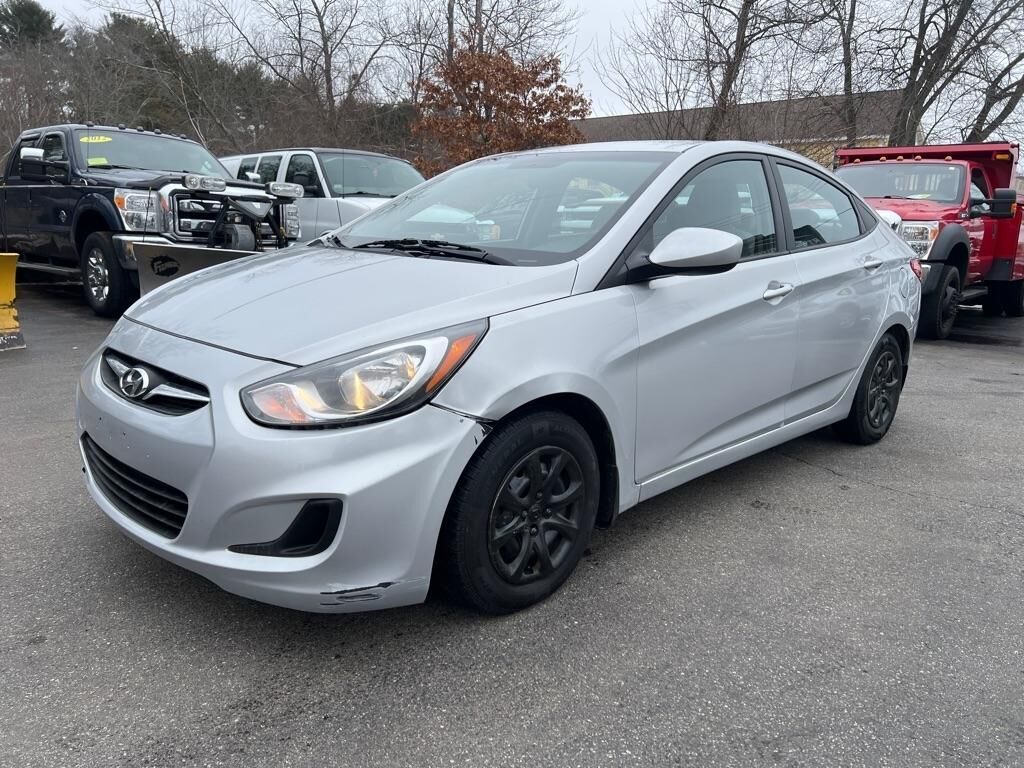 2013 HYUNDAI Accent
