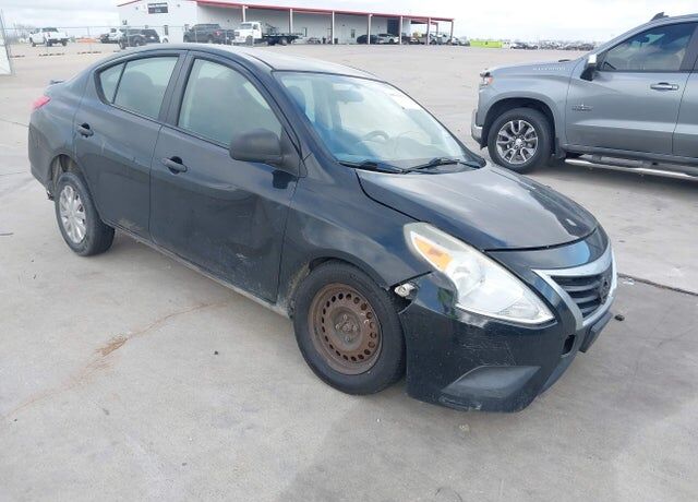 2015 NISSAN Versa