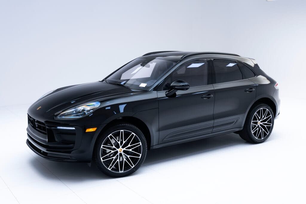 2025 PORSCHE Macan