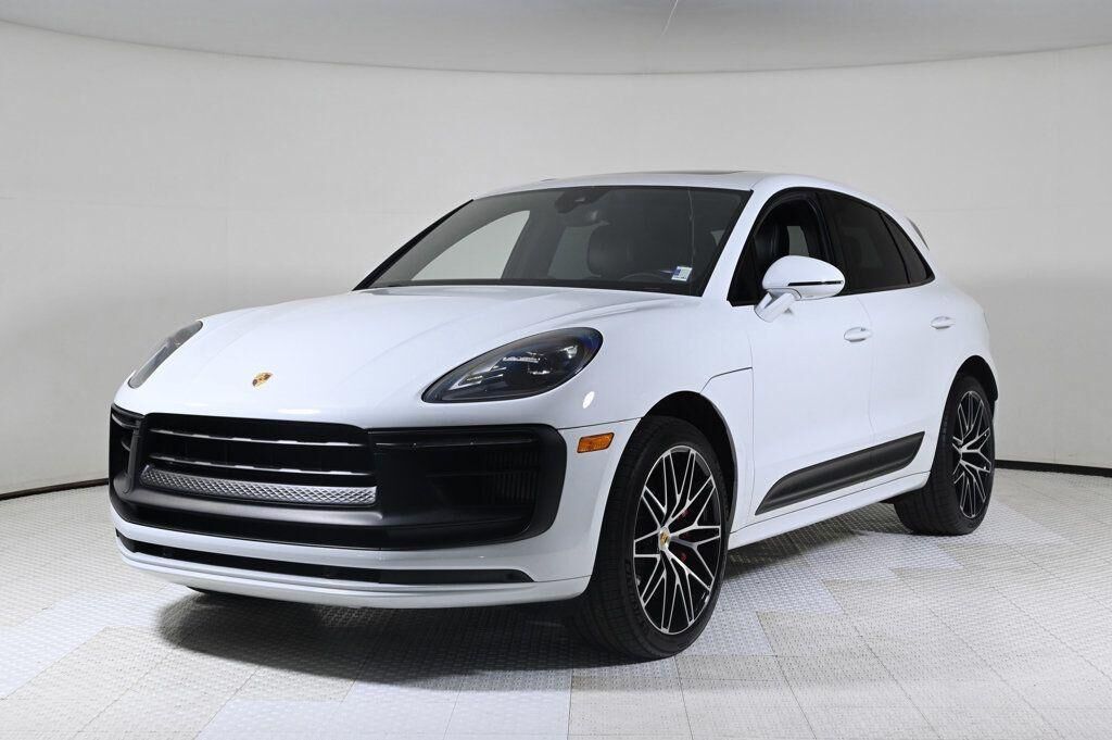 2022 PORSCHE Macan
