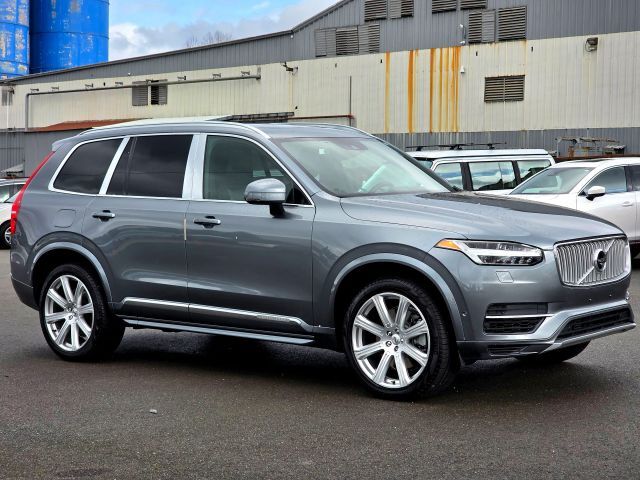 2017 VOLVO XC90
