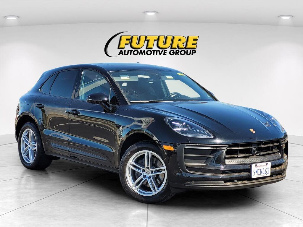 2024 PORSCHE Macan