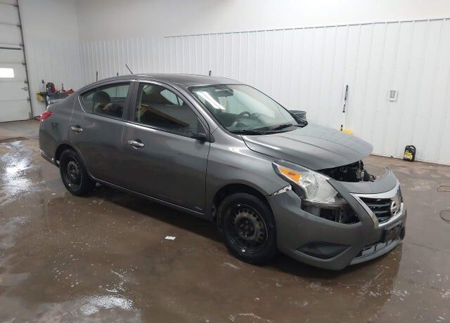 2019 NISSAN Versa