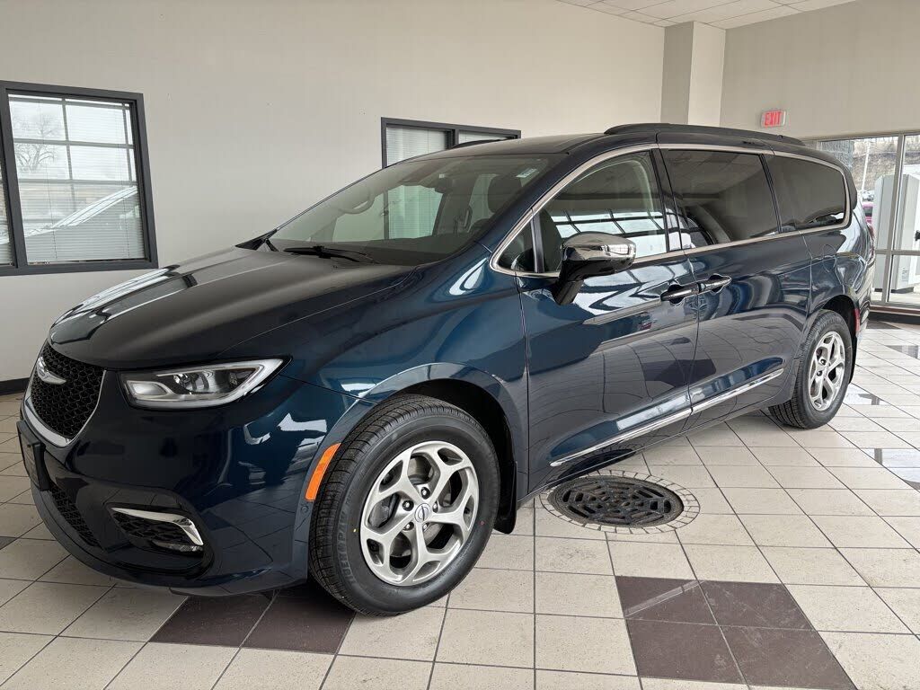 2023 CHRYSLER Pacifica
