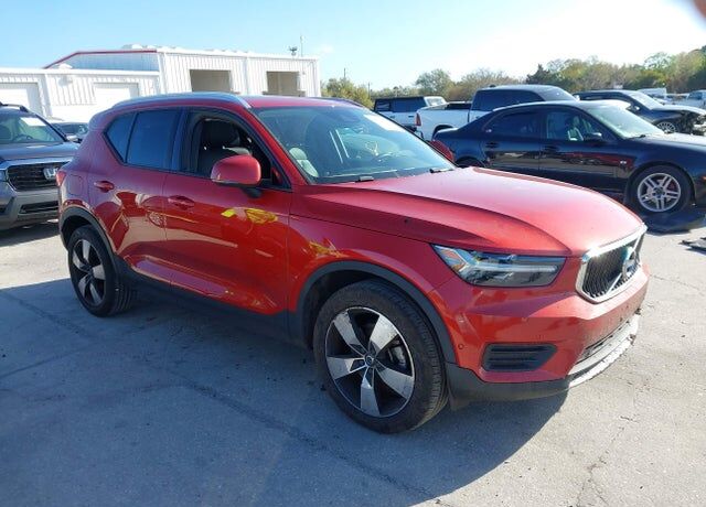 2019 VOLVO XC40