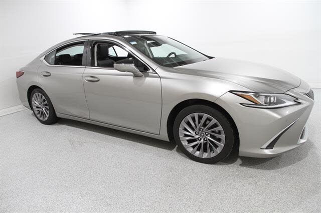 2019 LEXUS ES
