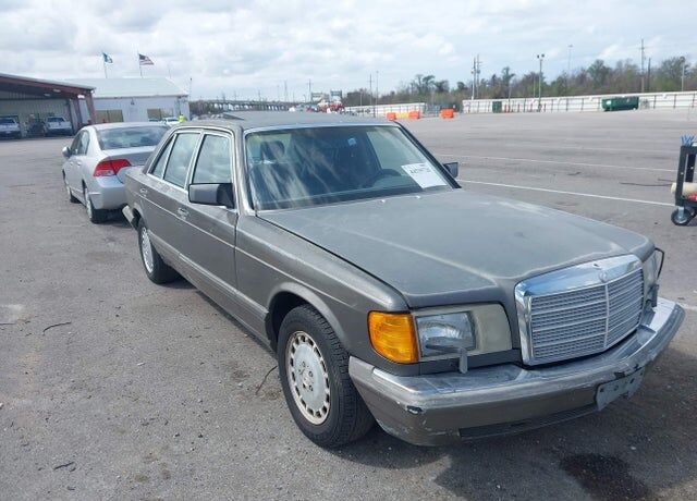 1990 MERCEDES-BENZ 300