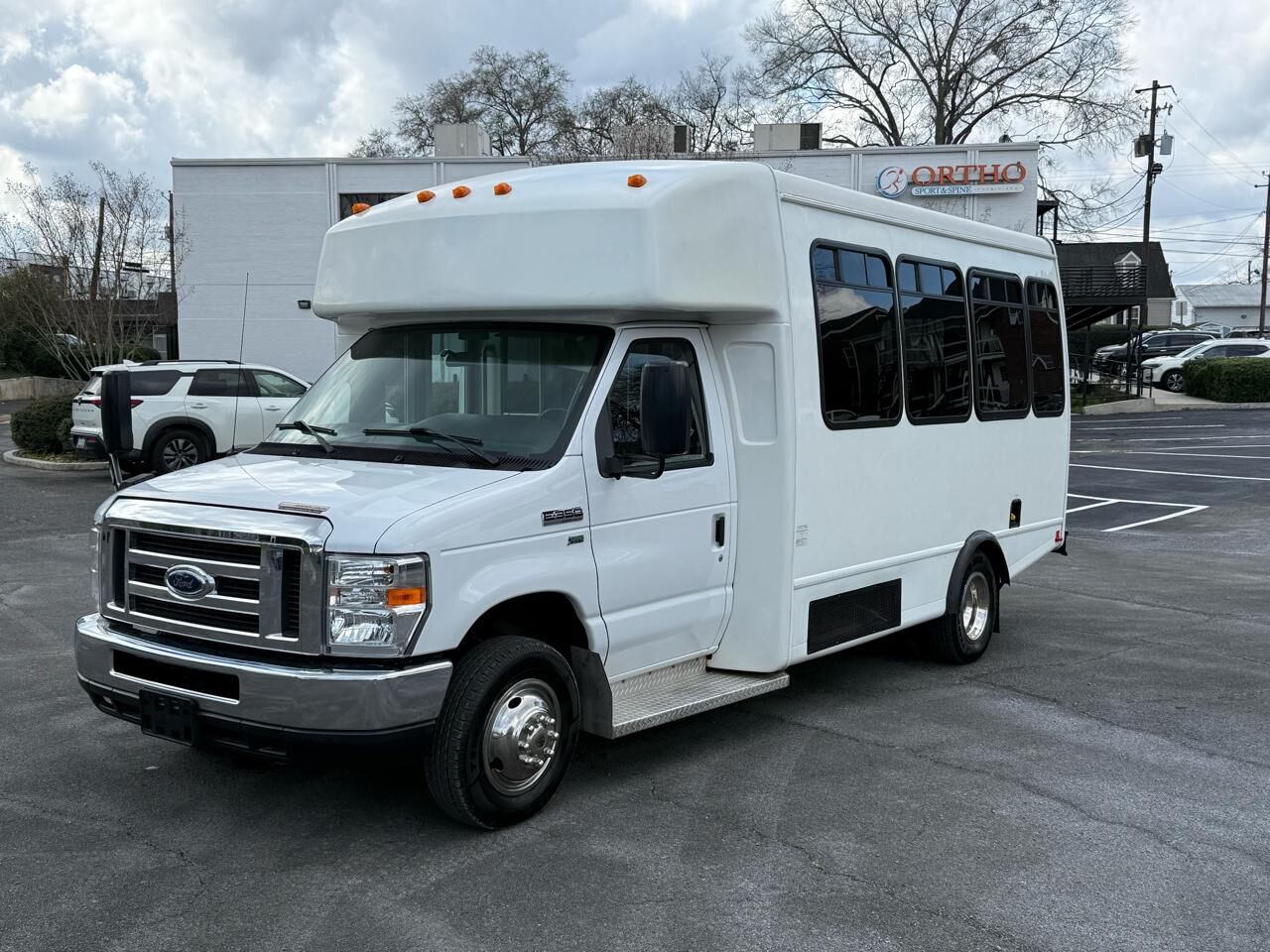 2013 FORD E-350