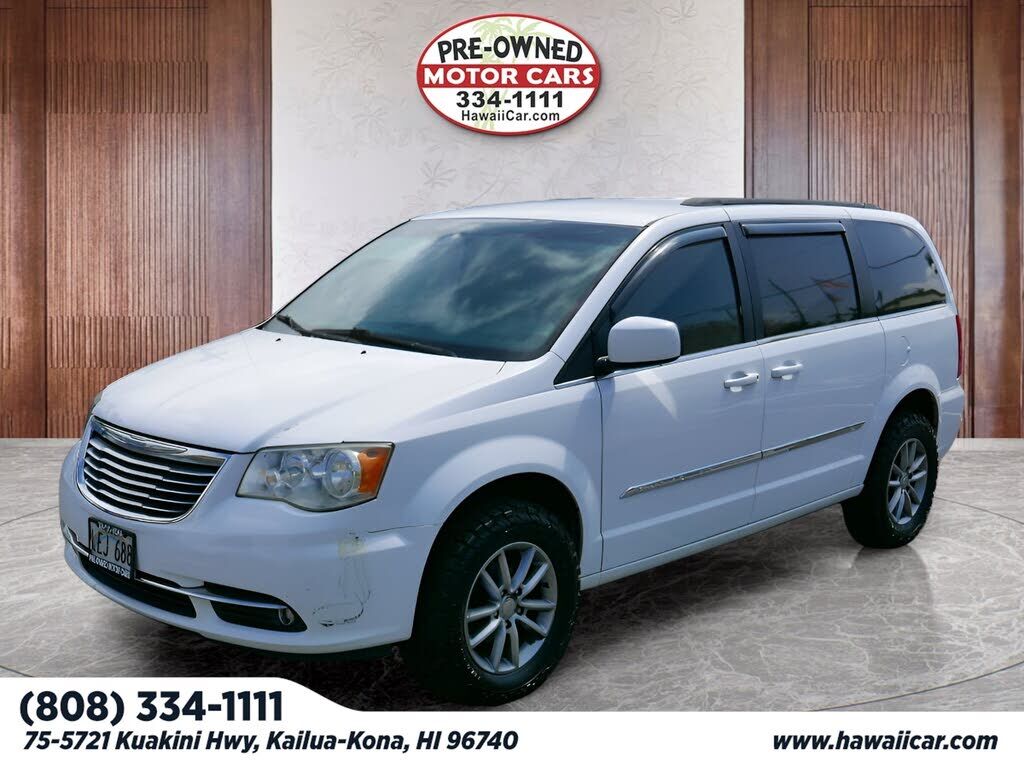 2014 CHRYSLER Town and Country
