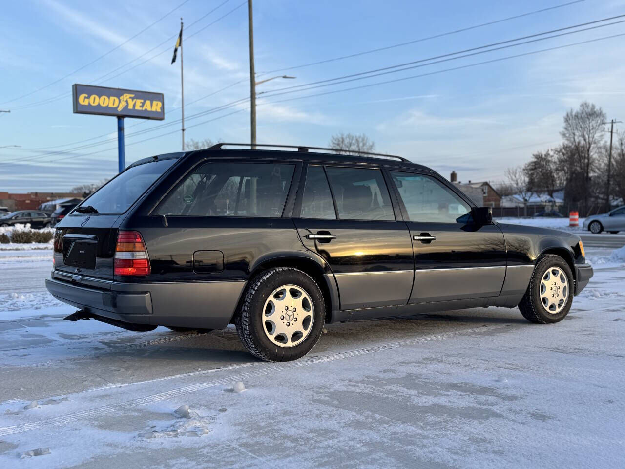 1994 MERCEDES-BENZ E-Class